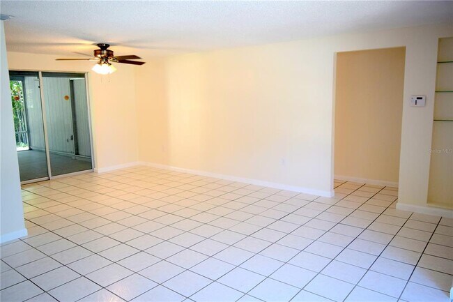 Foto del edificio - 1639 Manor Rd