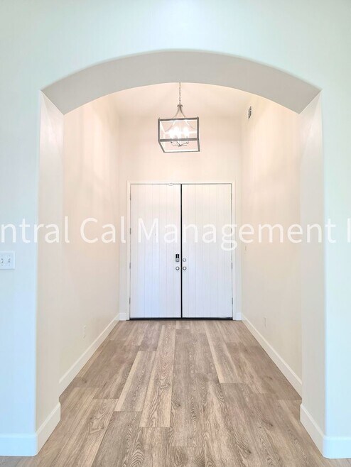 4 bedroom/3 Bath Home with Solar in the Southwest - $3195 Per Month!