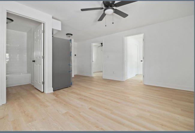 Foto del edificio - 4605 N Hubert Ave