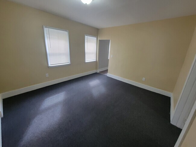Foto del edificio - 722 Winchester Ave