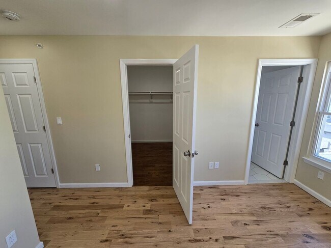 Foto del edificio - 53 Philip Pl