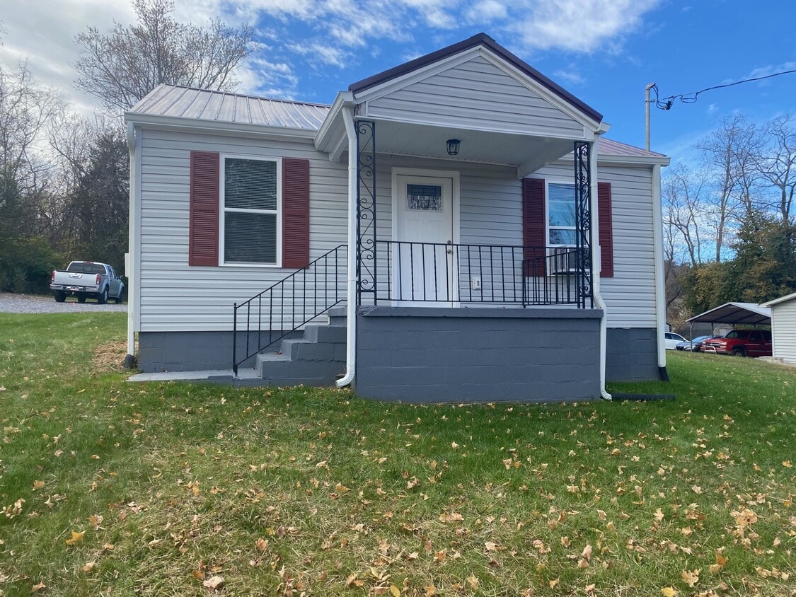 208 E Milligan Dr, Greeneville, TN 37743 House Rental in Greeneville