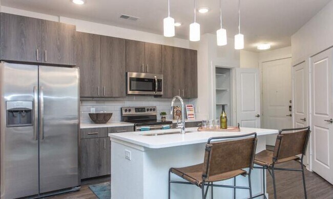 Building Photo - 1 bedroom in The Woodlands TX 77375