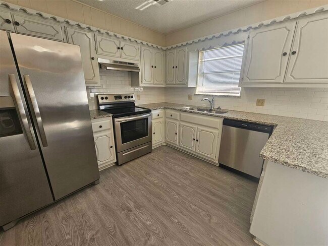 Foto del edificio - 1611 NW Black Mesa Dr