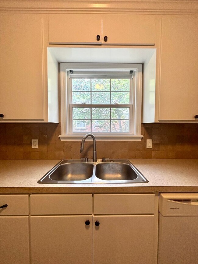 Foto del edificio - Newly Updated 2-bedroom, 1-bathroom Home