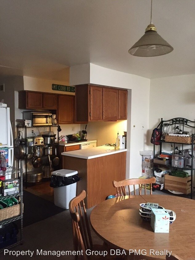 Primary Photo - 766 N 24th St