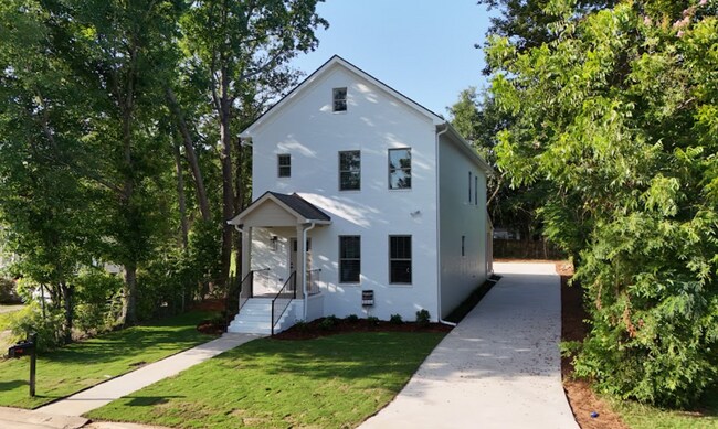 Building Photo - 16 Lakeview