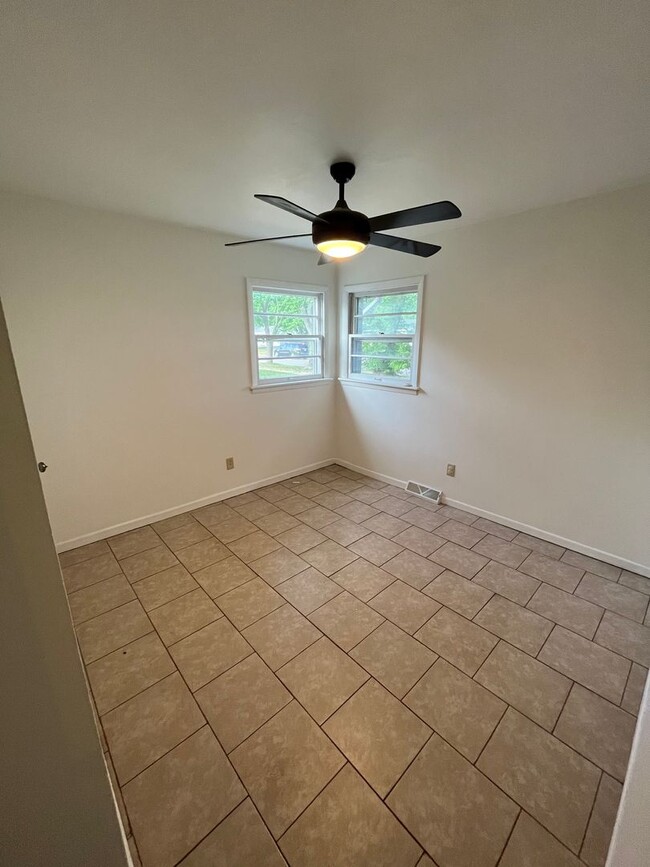 Foto del edificio - 3 bedroom 1 bath home in Loves Park