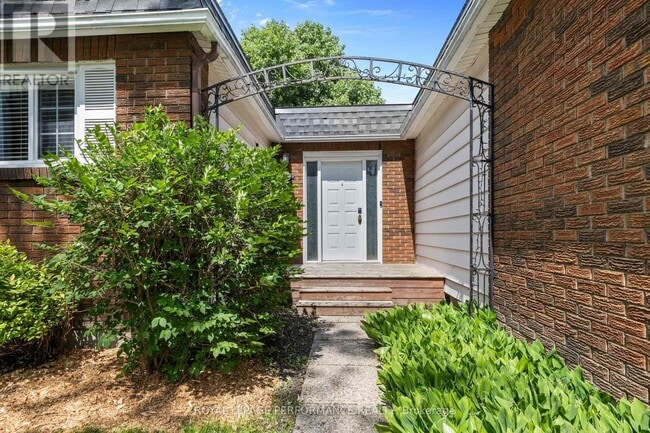 Building Photo - 51 Jansen Rd