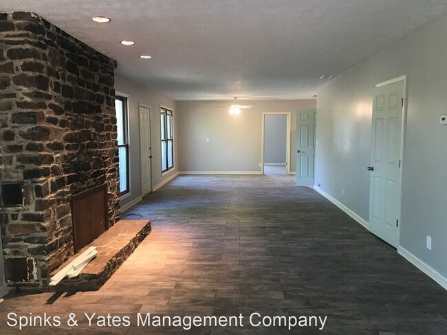 Building Photo - 3 br, 1 bath House - 1051 Wares Cross Rd.