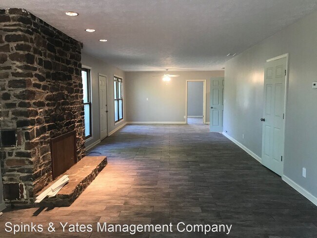 Foto del edificio - 3 br, 1 bath House - 1051 Wares Cross Rd.