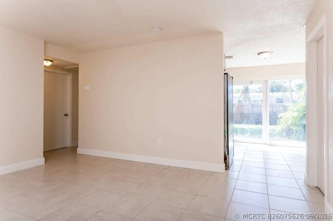 Building Photo - 441 Dionne Dr