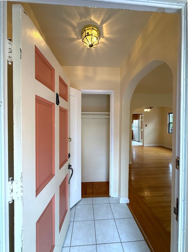 Foto del edificio - 604 Hillsborough St