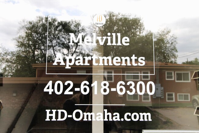 Building Photo - Great location and beautiful updates.  Pet...