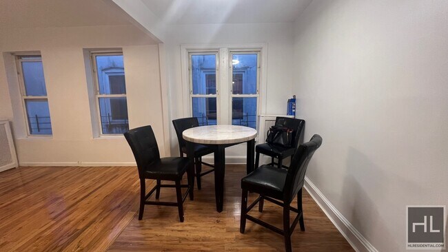 Building Photo - FRESHLY RENOVATED 4 BEDROOMS LOGAN STREET ...