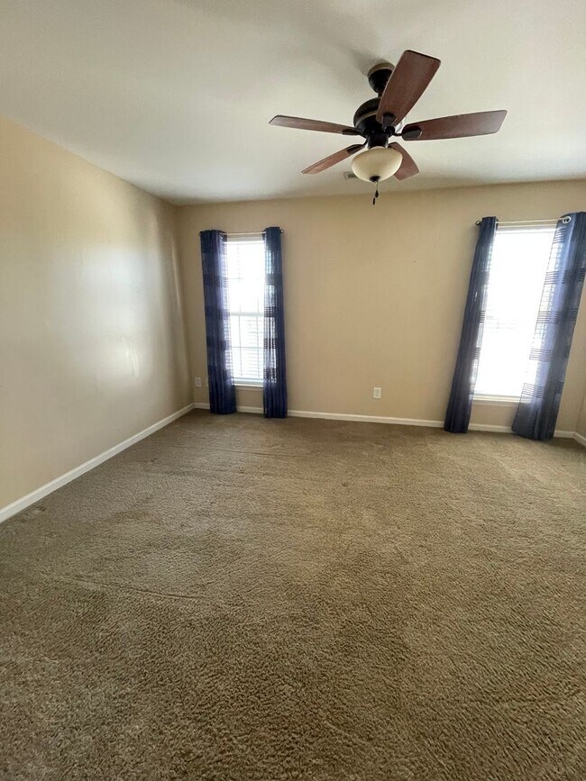 Foto del edificio - Hadley Commons 2 Bedroom 2.5 Bath Townhome