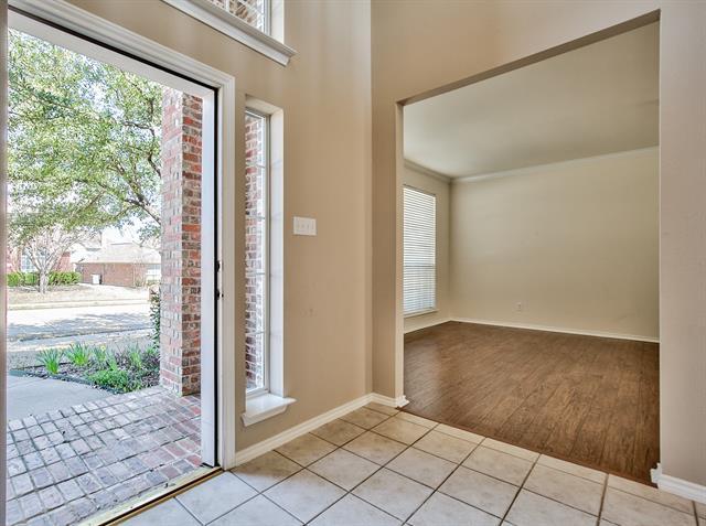 Foto del edificio - 2412 Frosted Green Ln