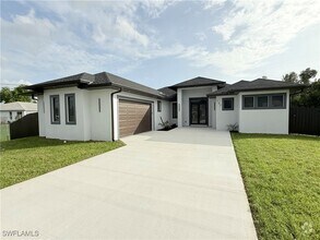 Building Photo - 702 Zemil Ct