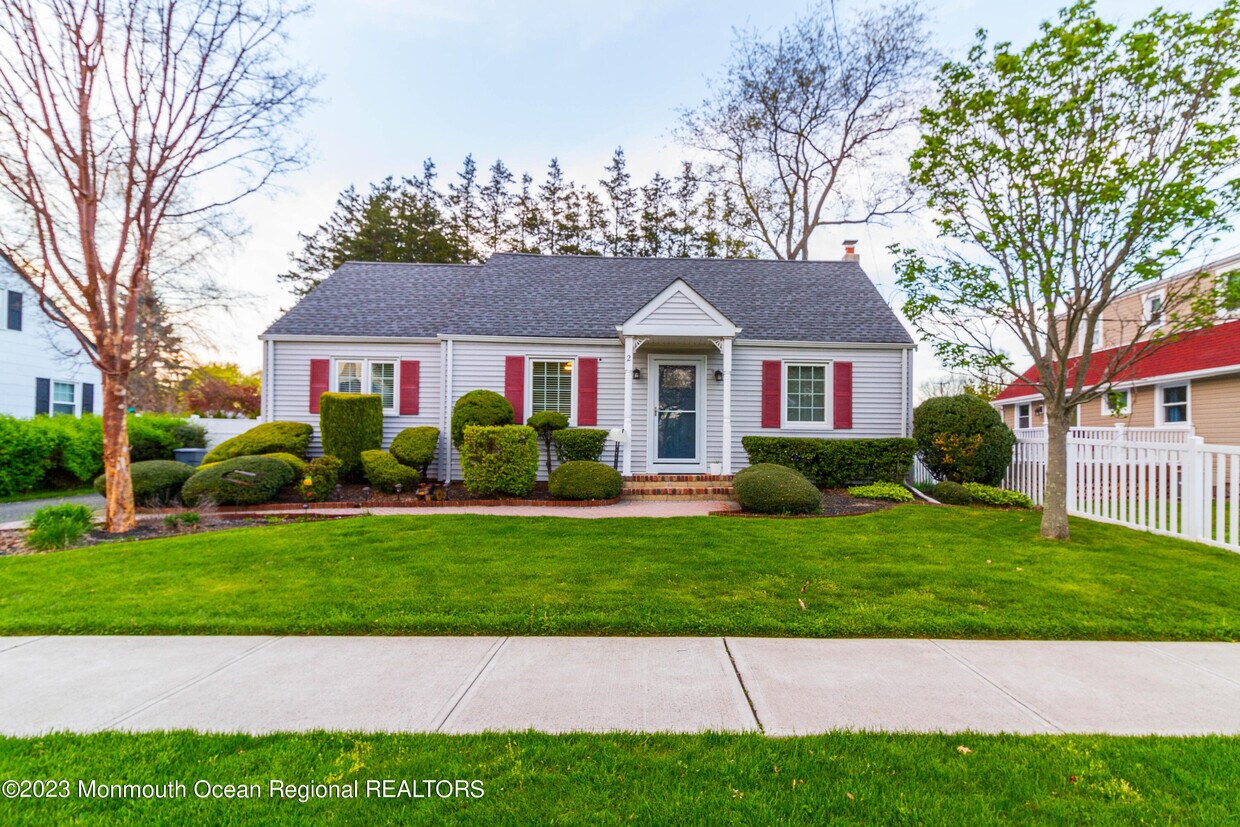 2 Schiverea Ave, Freehold, NJ 07728 House Rental in Freehold, NJ