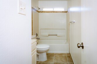 Building Photo - 3807 Gardenia Bend