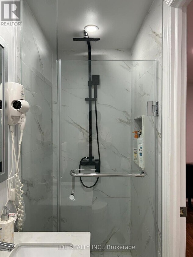 Photo du bâtiment - 973 Willowdale Ave