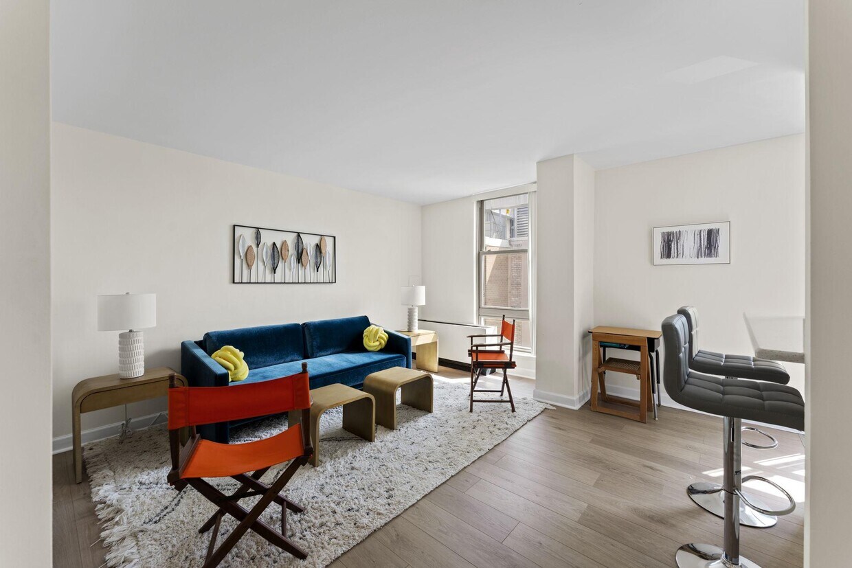 Photo - 1260 21st St NW (Washington, DC)