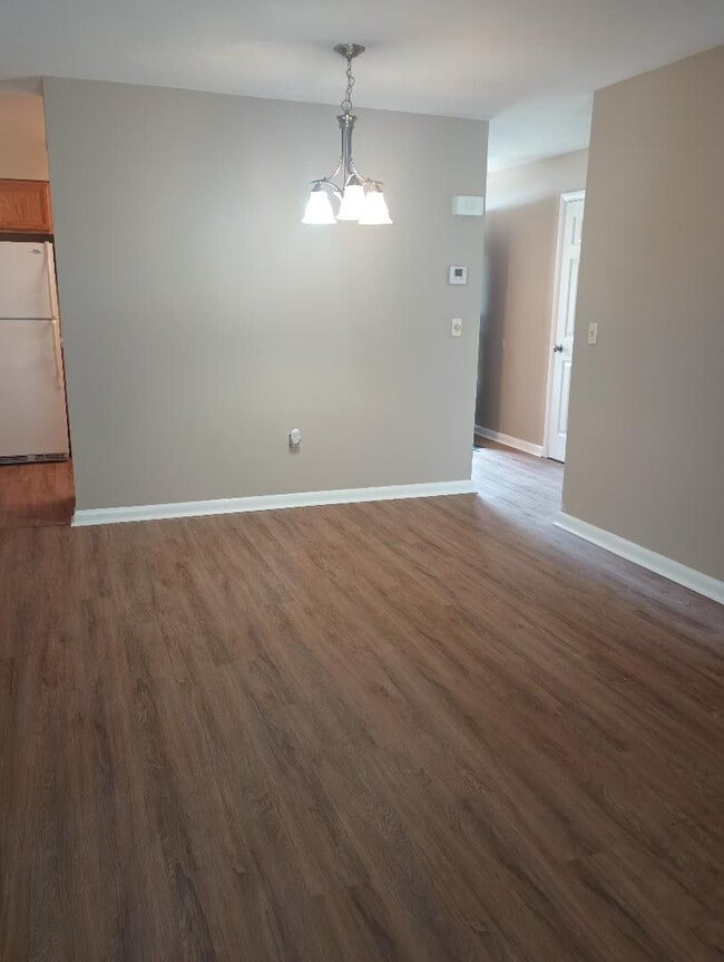 Building Photo - 337 E Evergreen Ave