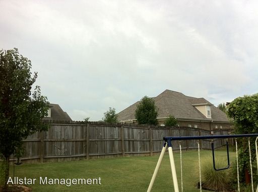 Building Photo - 2869 Poplar Woods Dr