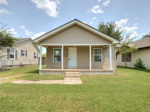 Building Photo - 1823 N Louisa Ave