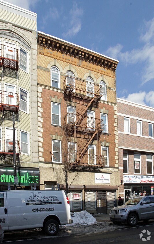 190 Ferry St, Newark, NJ 07105 Apartments in Newark, NJ