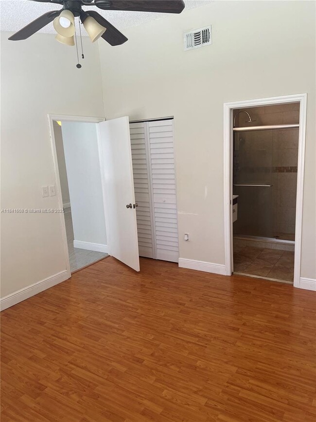 Foto del edificio - 15510 SW 133rd Pl