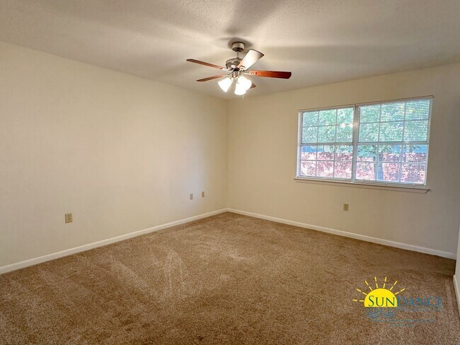 Building Photo - Beautiful 3 Bedroom Home in Fort Walton Be...