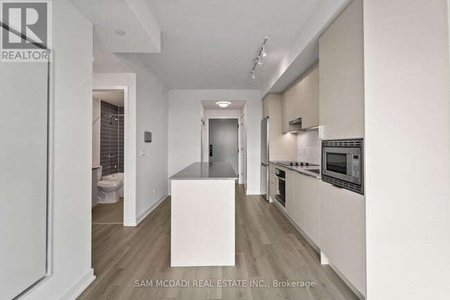 Building Photo - 3079 Trafalgar Rd