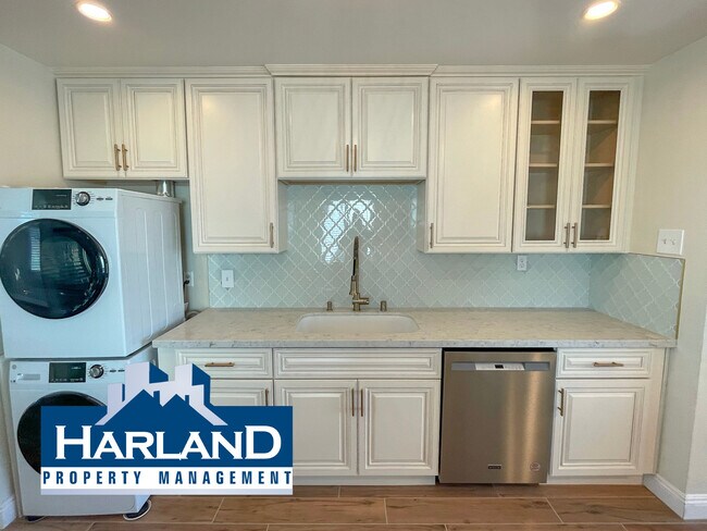 Building Photo - 3340 Jemez Dr