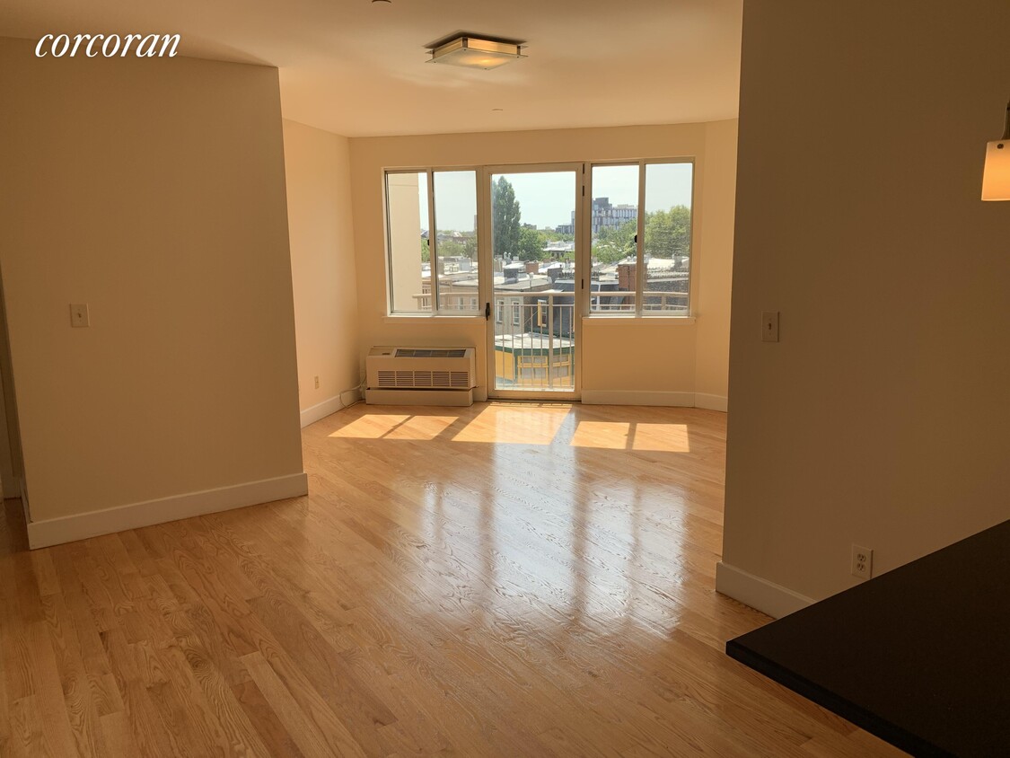 Foto principal - 756 Myrtle Ave