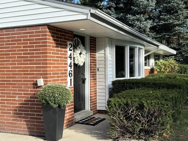 Building Photo - 24461 Willow Ln