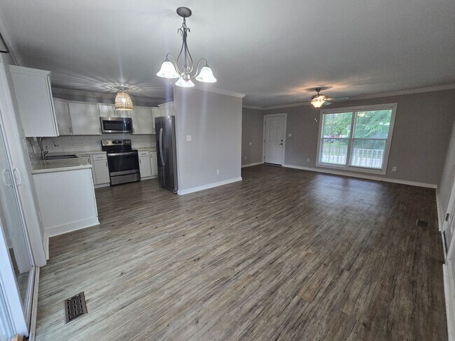 Foto del edificio - NEW LISTING!!!!!
