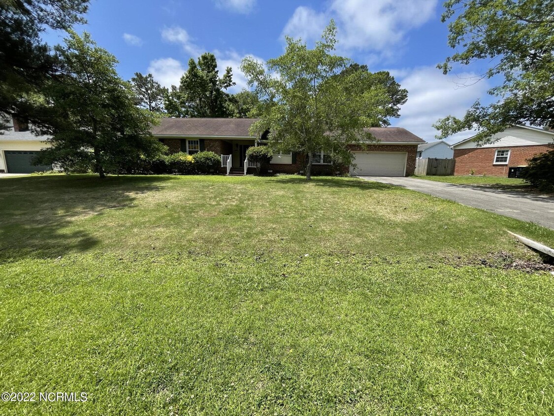 1021 Pine Valley Rd, Jacksonville, NC 28546 House Rental in