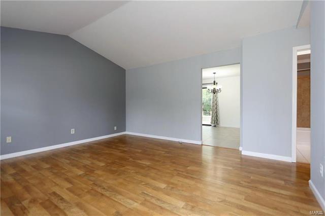 Building Photo - 812 White Picket Ln