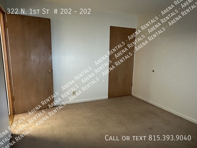 Foto del edificio - 322 N 1st St