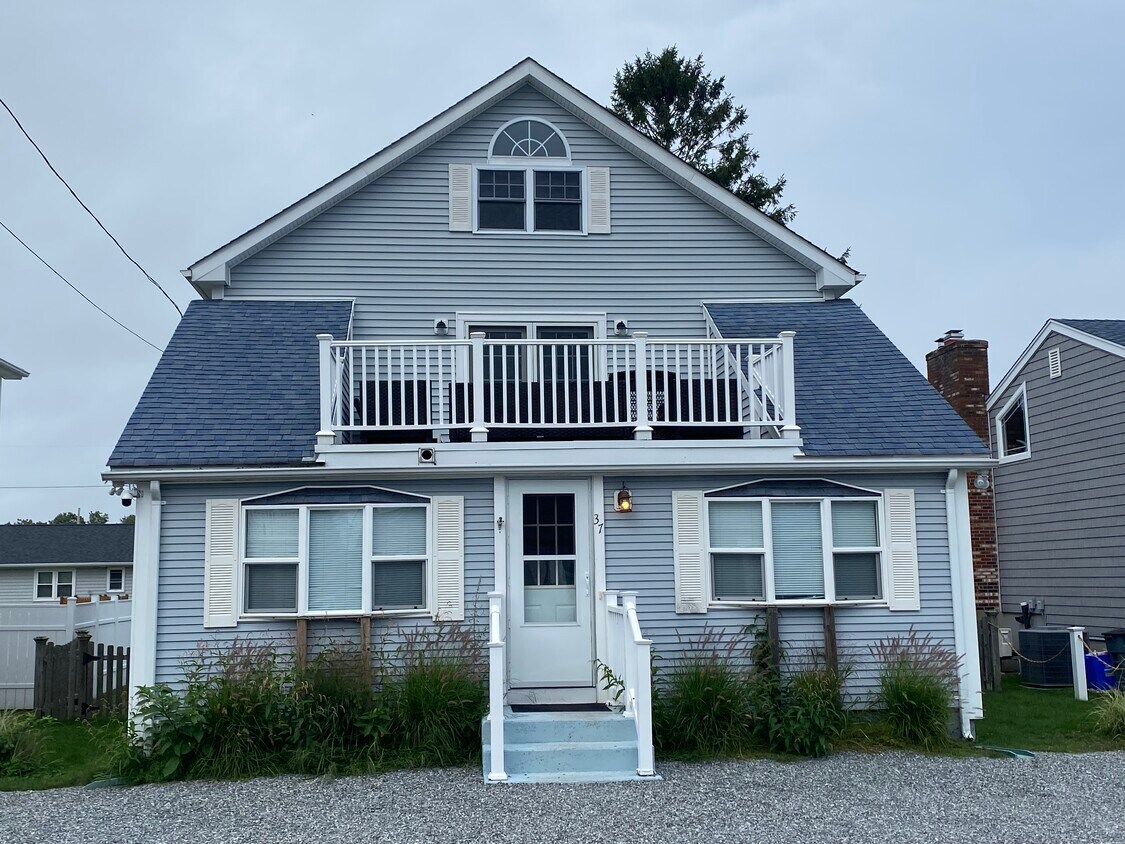 Foto principal - 37 Greenbrier Rd