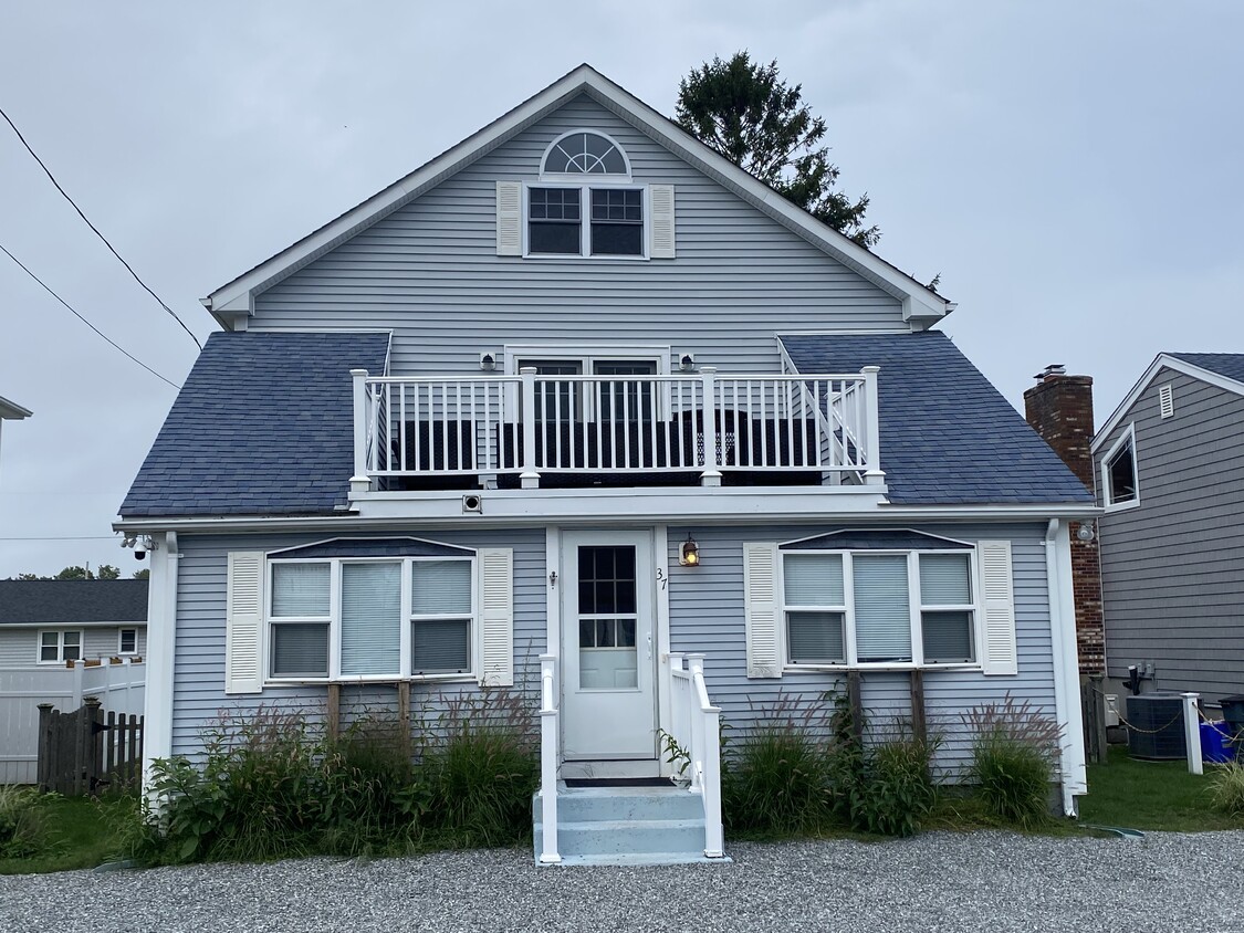 Primary Photo - 37 Greenbrier Rd