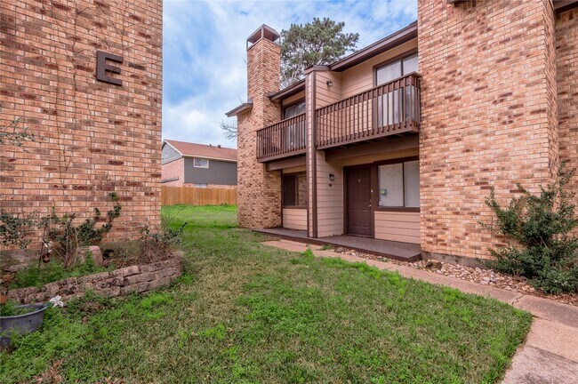 Foto del edificio - 2521 Crosstimbers Dr