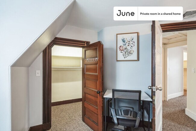 Building Photo - Private bedroom in 6 bed/2.5 bath Home