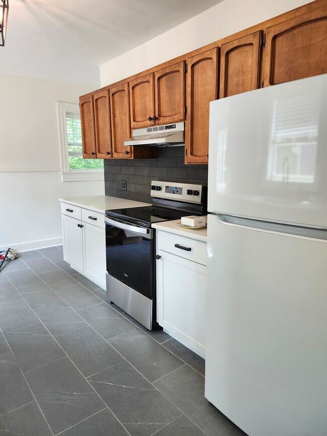 Building Photo - Coming in August - 2 Bedroom 1 bath home i...