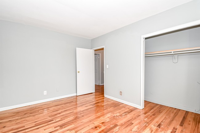 Building Photo - 333 Bellevue Ave
