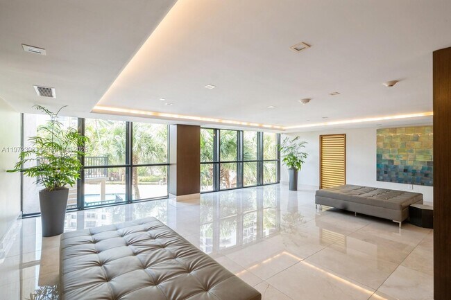 Foto del edificio - 540 Brickell Key Dr