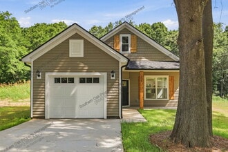 Building Photo - 209 Poplar Ln