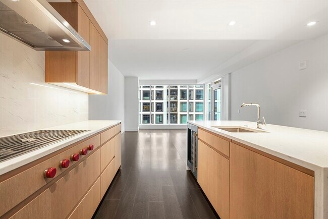 Building Photo - 150 Seaport Blvd