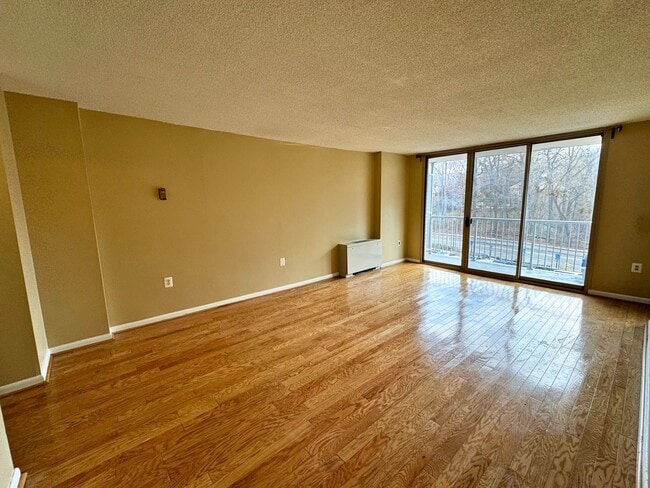 Foto del edificio - Modern Luxury Studio at Park Place | All Utilities Included